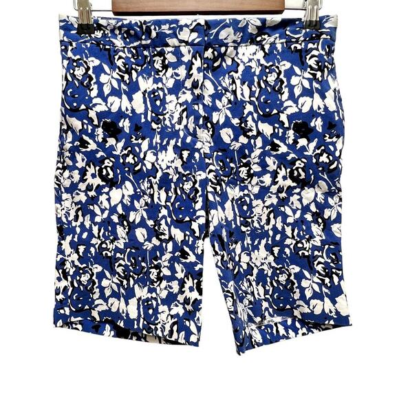 Mario Serrani Blue And White Floral Flat Front Stretchy Shorts Size 4 - Picture 1 of 6